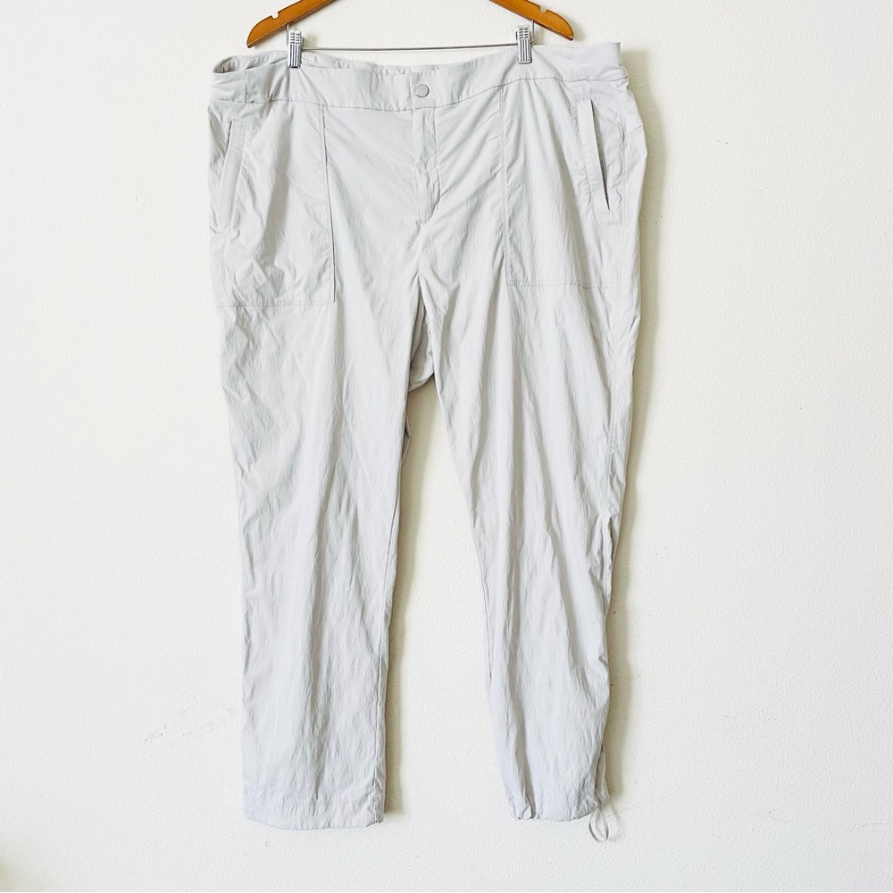 Athleta PLUS SIZE 26 Trekkie Hike Pant in birch grey